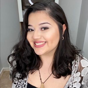 Meet your Posher, Daniela